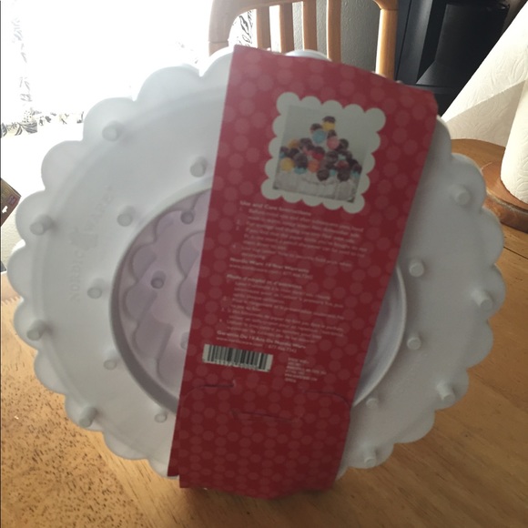 SOLD ‼️ Cake pop stand with dome lid - Picture 6 of 6